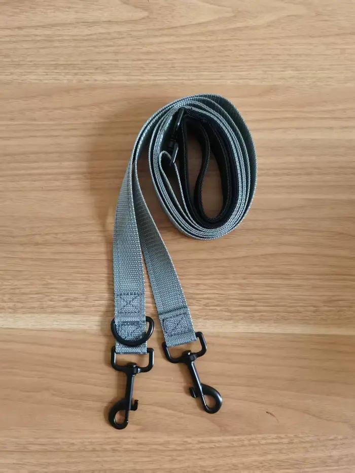 Laisse de dressage réfléchissante à double point de contrôle anti-traction avec poignée rembourrée p