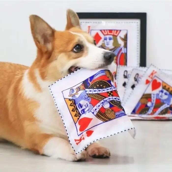 Jouet sonore anti-déchirure pour chien, 1 pièce, simulation de journal couinant, carte de jeu K Q J,