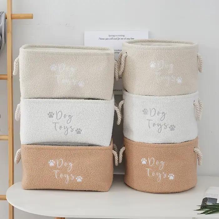 Panier à jouets en peluche pour chien