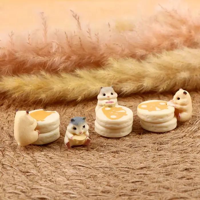 Mini figurines Hamster souris mangeant des Desserts