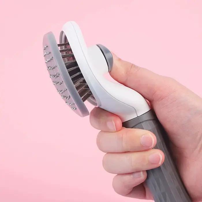 Brosse autonettoyante pour chiens et chats