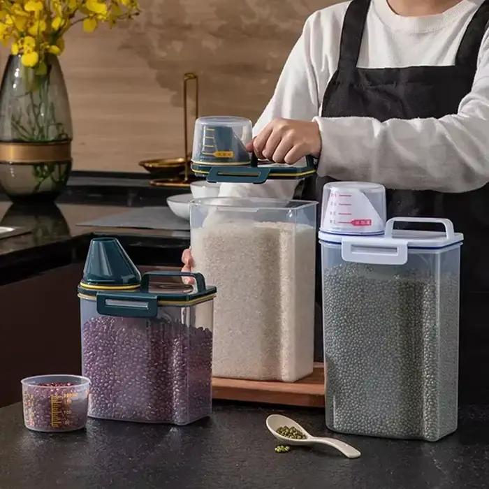 Seau de nourriture pour chien et chat