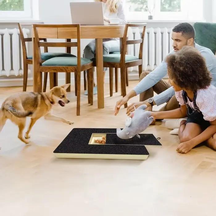 Planche à gratter pour chien en bois, extractible, anti-déchirure, résistante à l'usure, avec boîte à friandises et lime à ongles pour chien