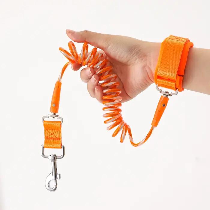 Laisse rétractable mains libres pour chien avec sangle de poignet anti-chute et réflecteur pour les