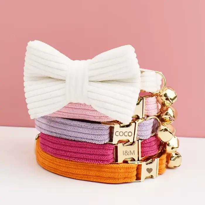 Collier de chat en velours côtelé avec plaque signalétique