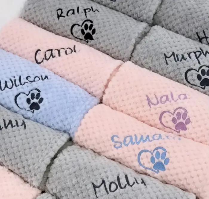 Couverture brodée personnalisée pour animaux de compagnie