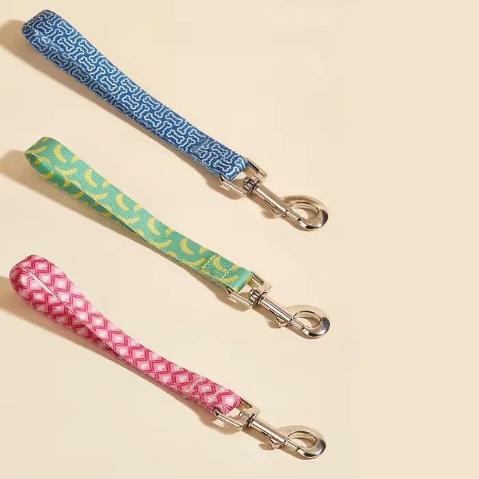 Laisse courte imprimée pour chien, multi-choix, belle ceinture de sécurité, marche, rue, anti-évasion, UL, fournitures pour animaux de compagnie