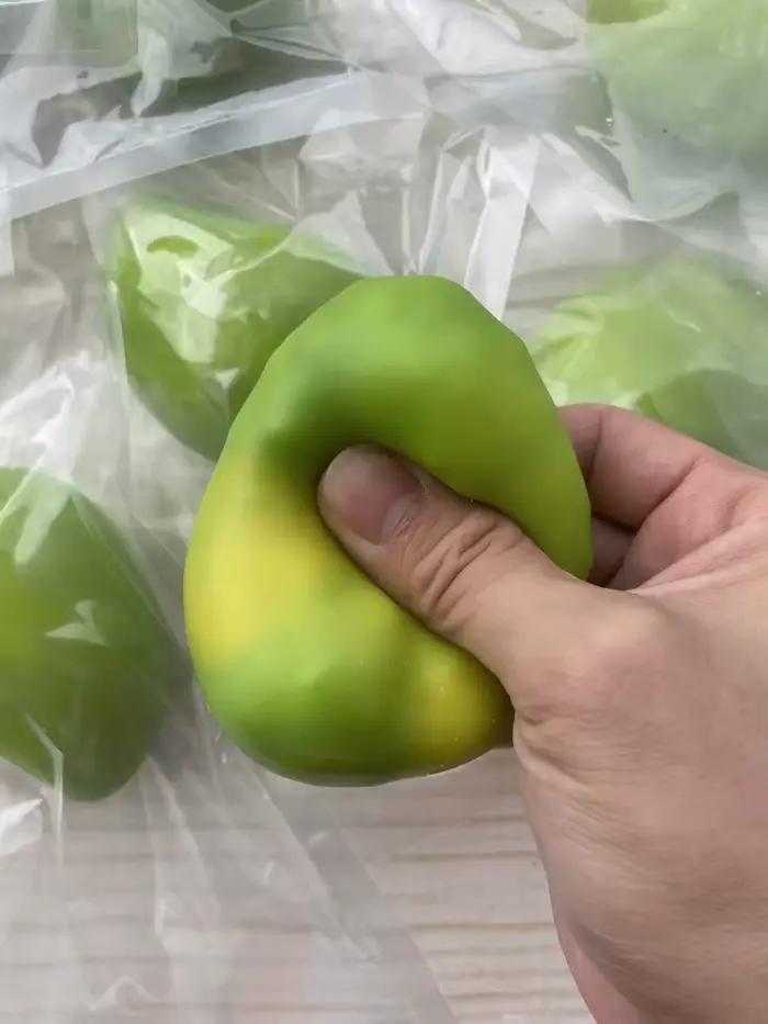 Balle anti-stress mangue croustillante faite à la main