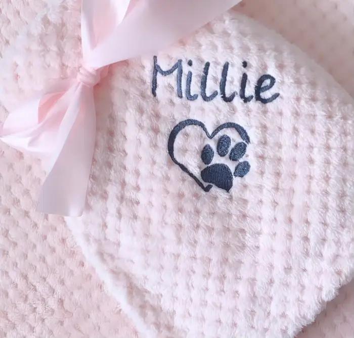 Couverture brodée personnalisée pour animaux de compagnie