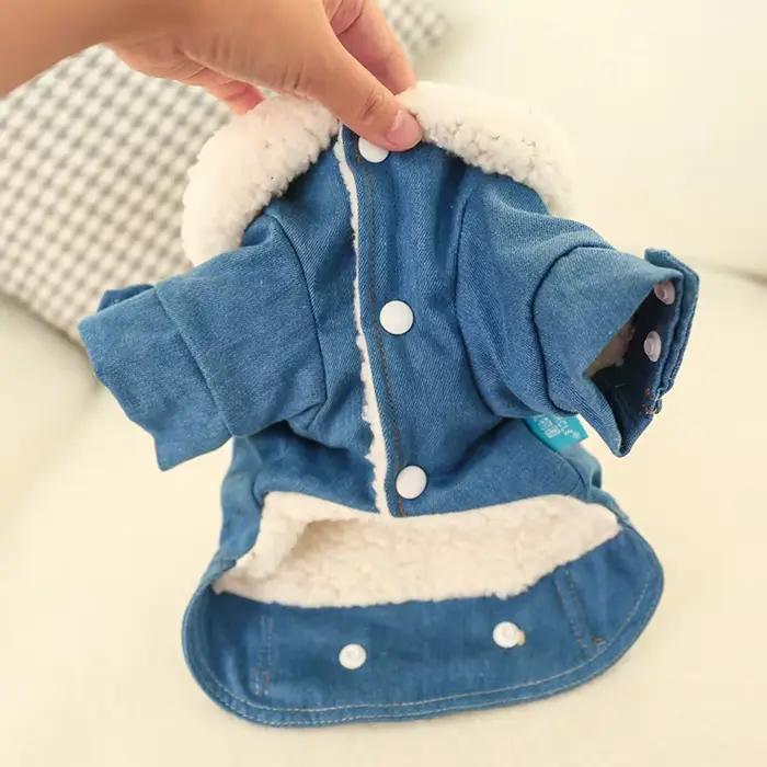 Veste en jean pour chien avec optique en fourrure