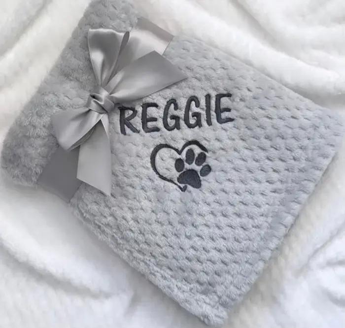 Couverture brodée personnalisée pour animaux de compagnie